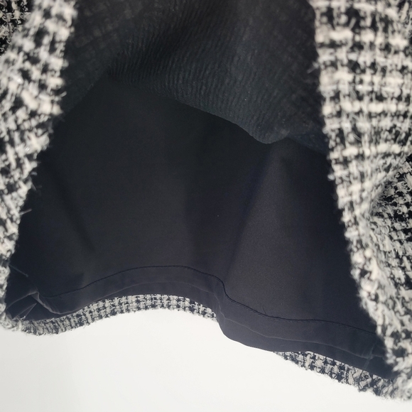 WHBM mini skirt Size 6 - Picture 4 of 5